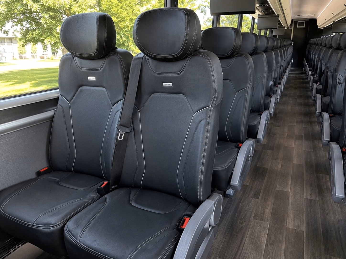 transport your bridal party in style to columbus s most stunning wedding venues